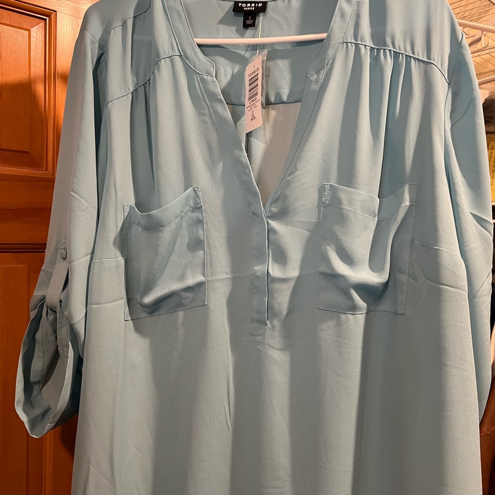 Torrid Women's light green blouse
